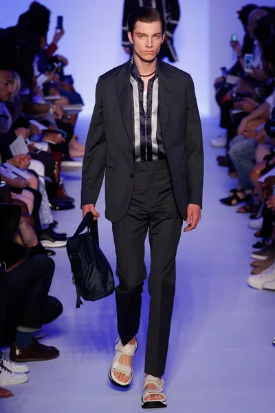 Look 24